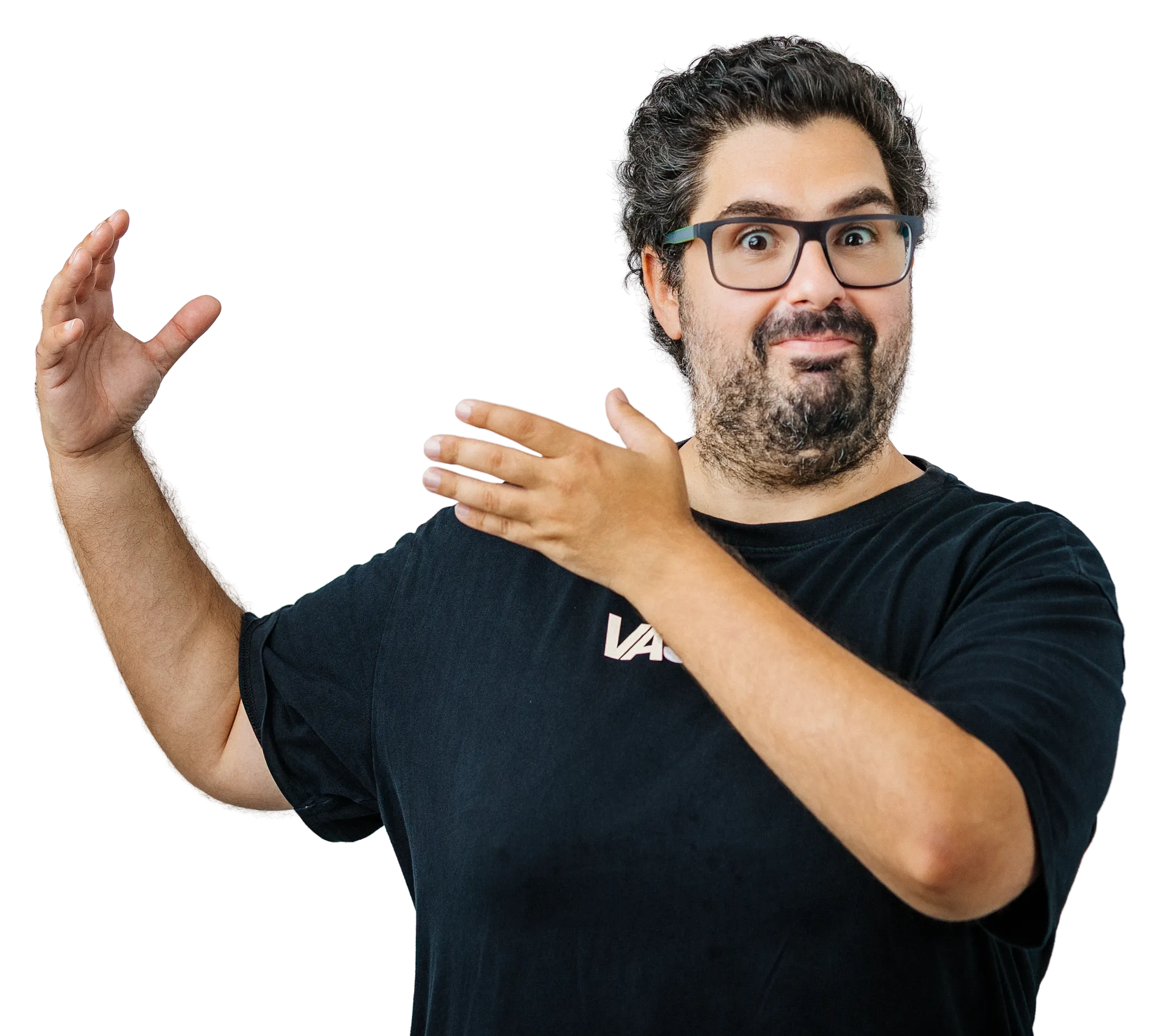 Valentín Ayesa explicando, con la camiseta de VA360